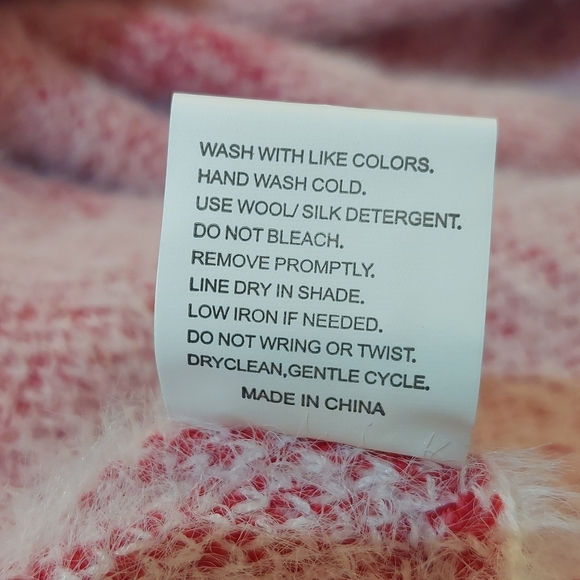 Cozy Heart Pattern Sweater - White and Red - Picture 11 of 11